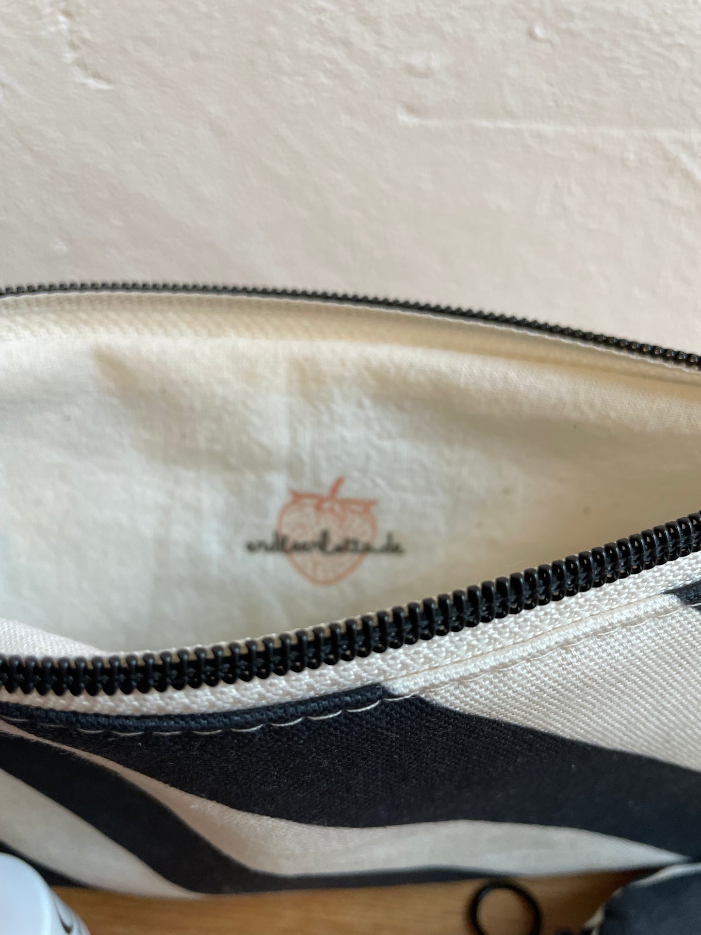 Kosmetiktasche - black and white