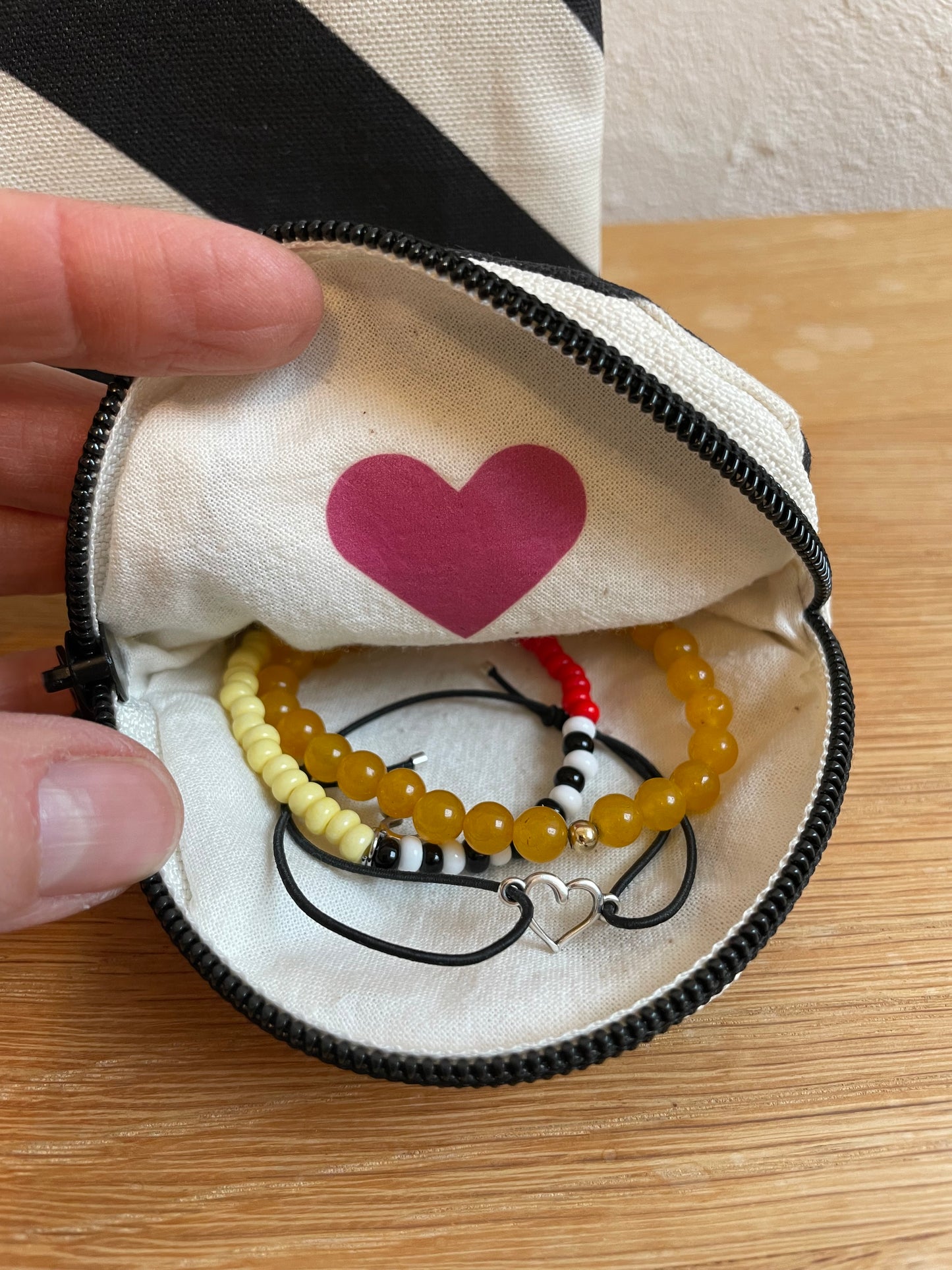 Kosmetiktasche - black and white